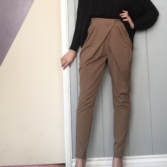 Pants - High waisted trousers. Asymmetrical design. Skinny